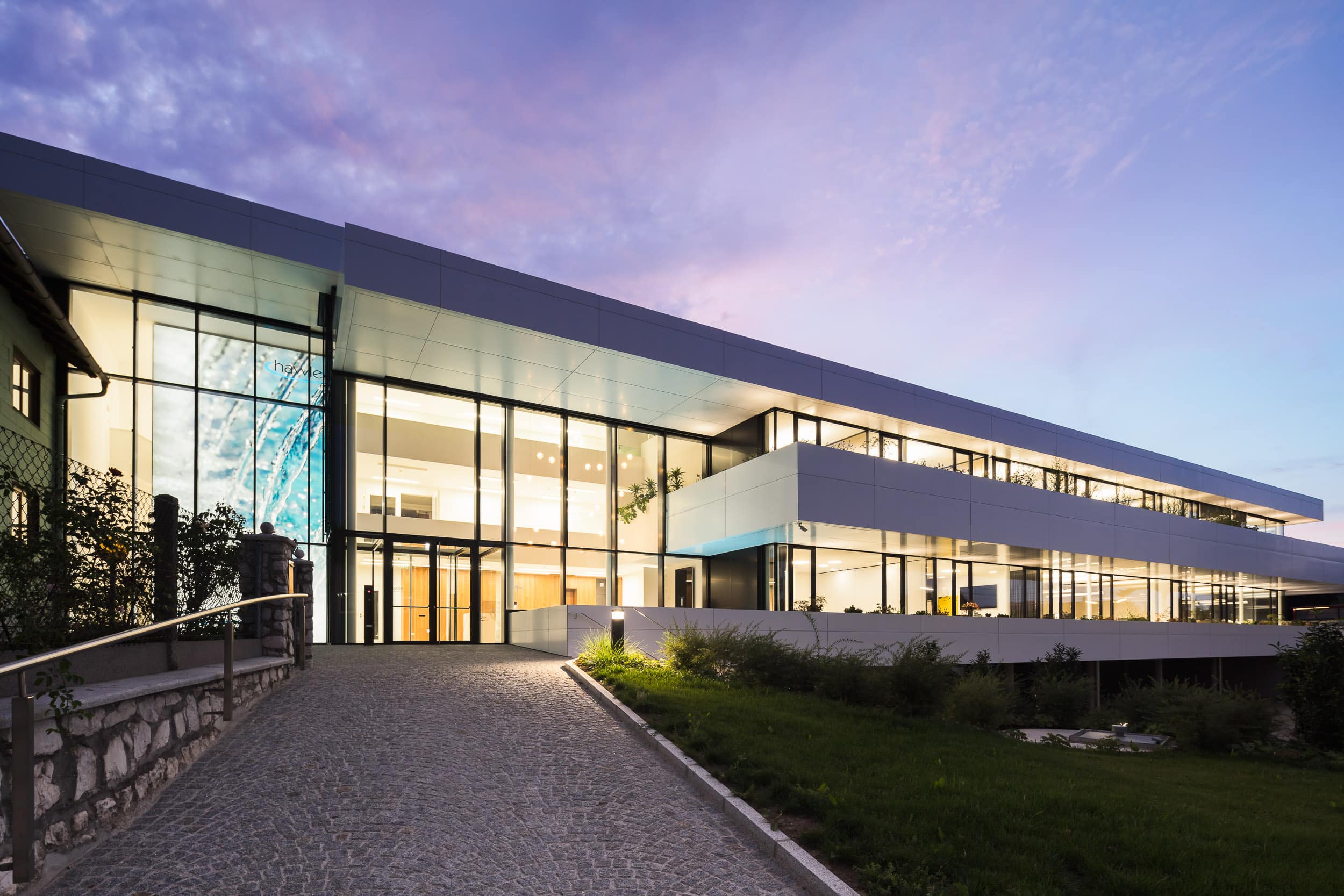 Metallbau Wels – Industriegeländer aus Edelstahl